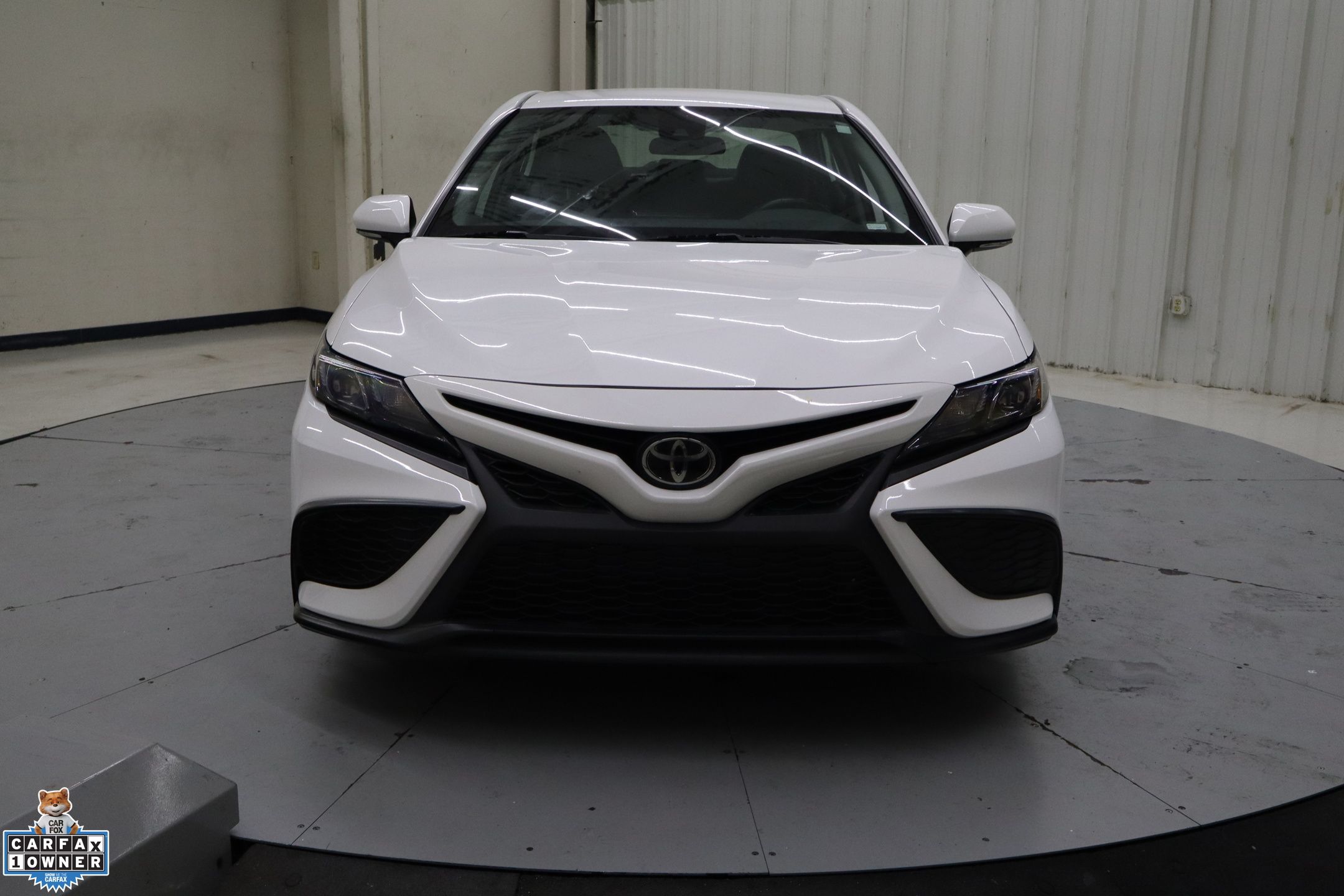 2023 Toyota Camry SE photo 6