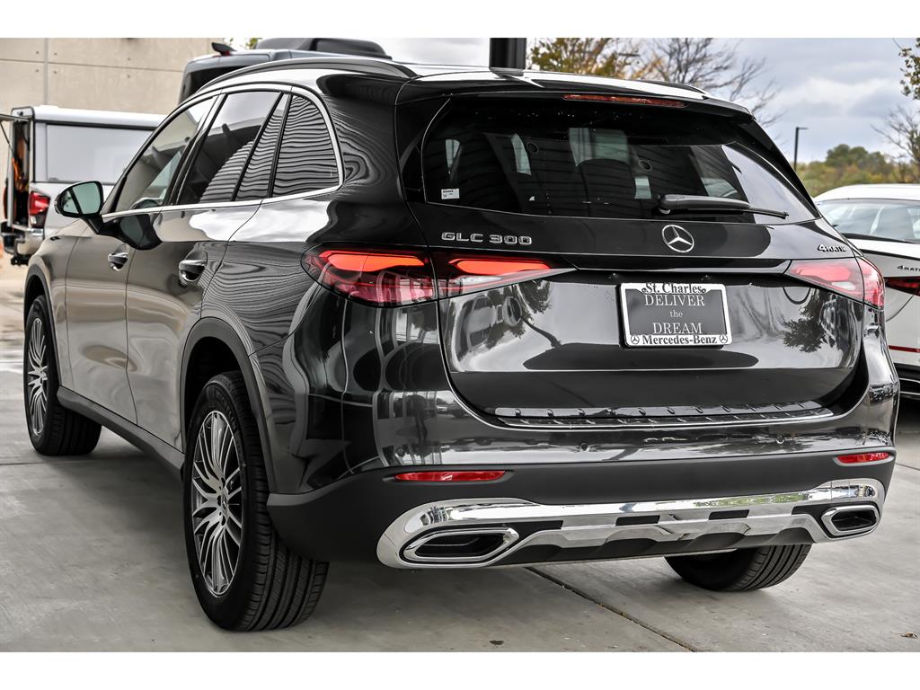 2026 Mercedes Benz GLC 300 4MATIC photo 2