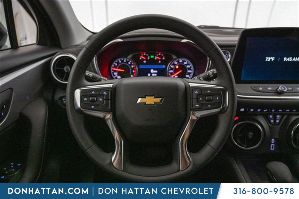 2025 Chevrolet Blazer 2LT photo 2