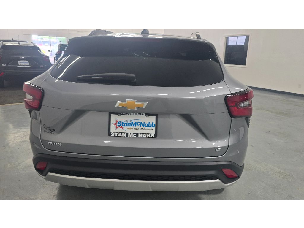 2025 Chevrolet Trax LT photo 4
