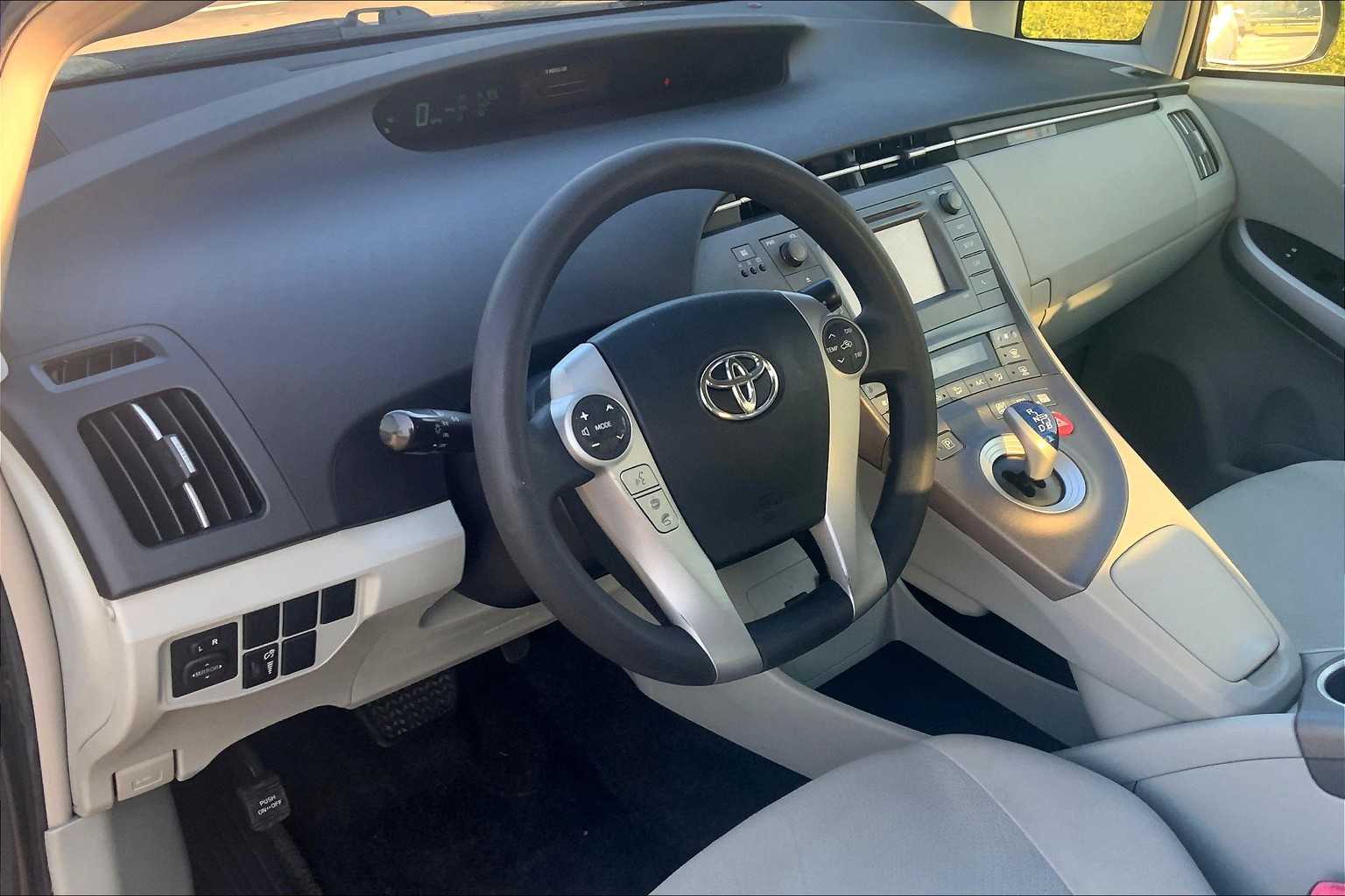 2012 Toyota Prius Two photo 16