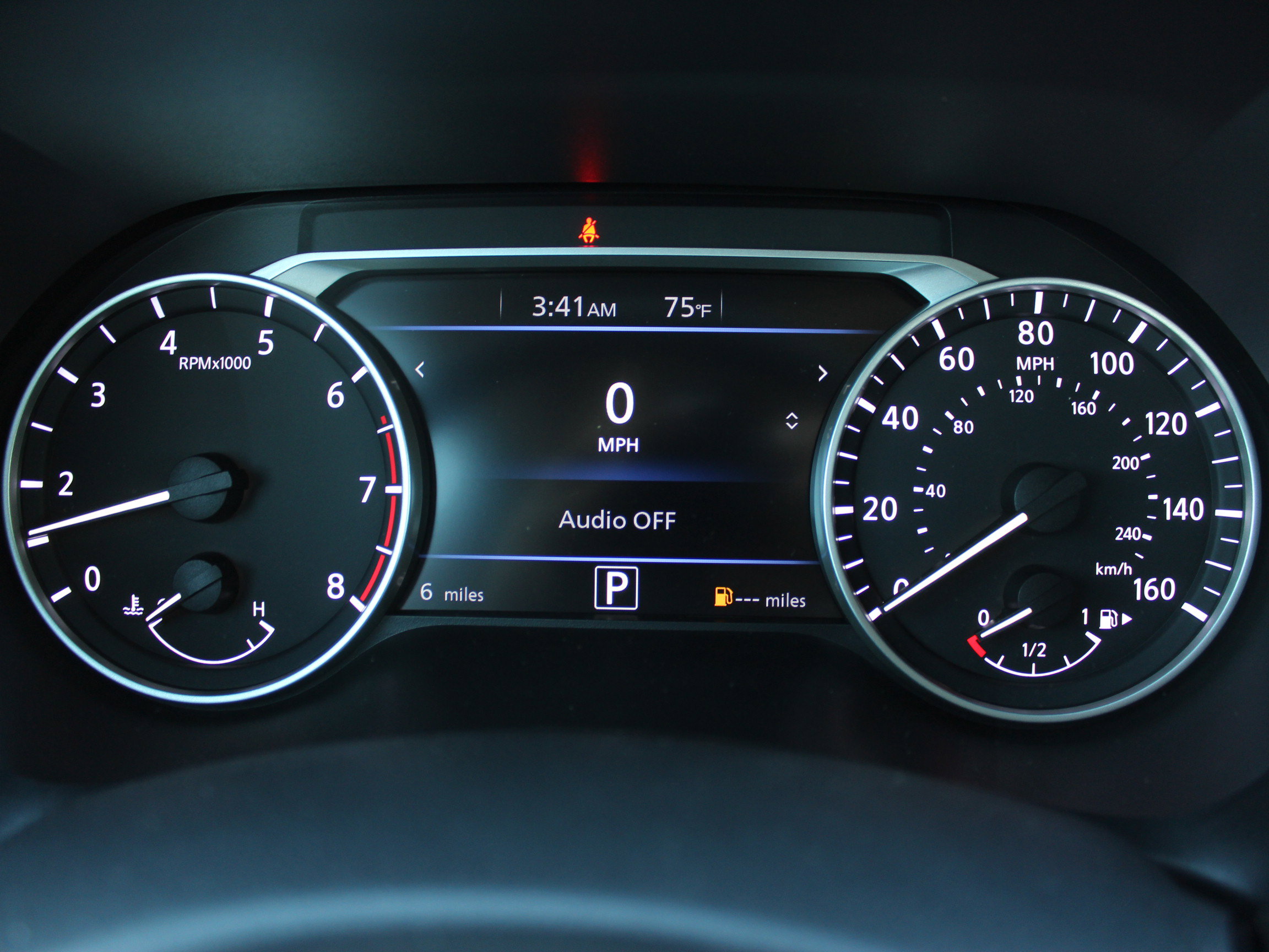 2025 Nissan Sentra SR photo 2