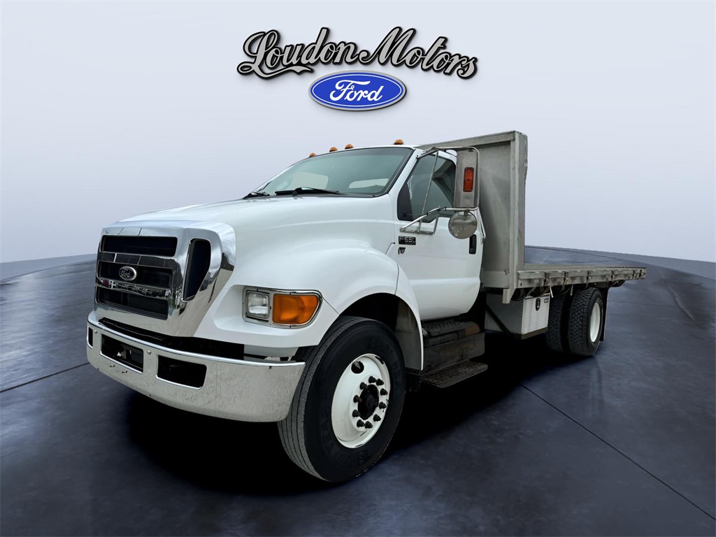 2015 Ford F-650 photo 2