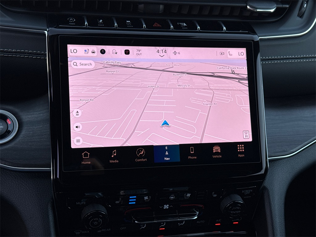 2025 Jeep Grand Cherokee Overland photo 28