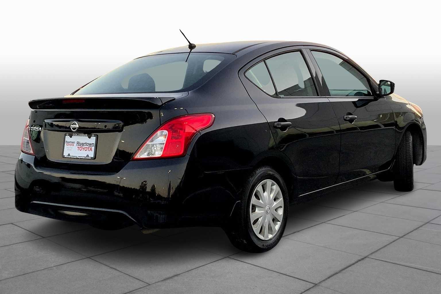 2018 Nissan Versa 1.6 S photo 11