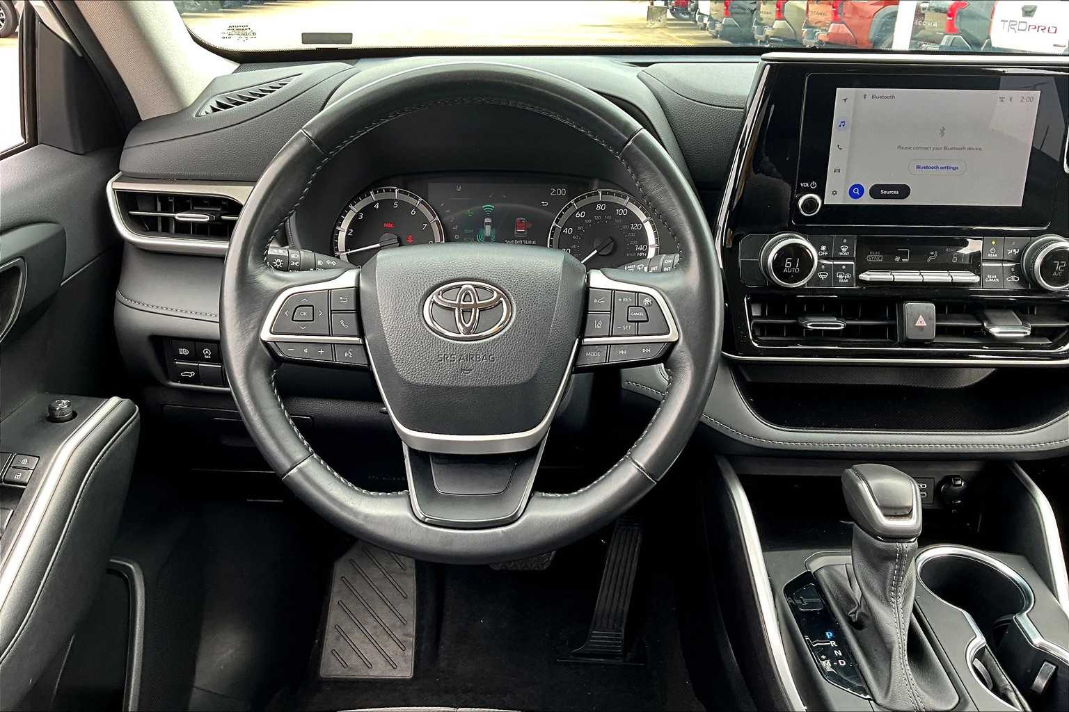 2023 Toyota Highlander LE photo 4