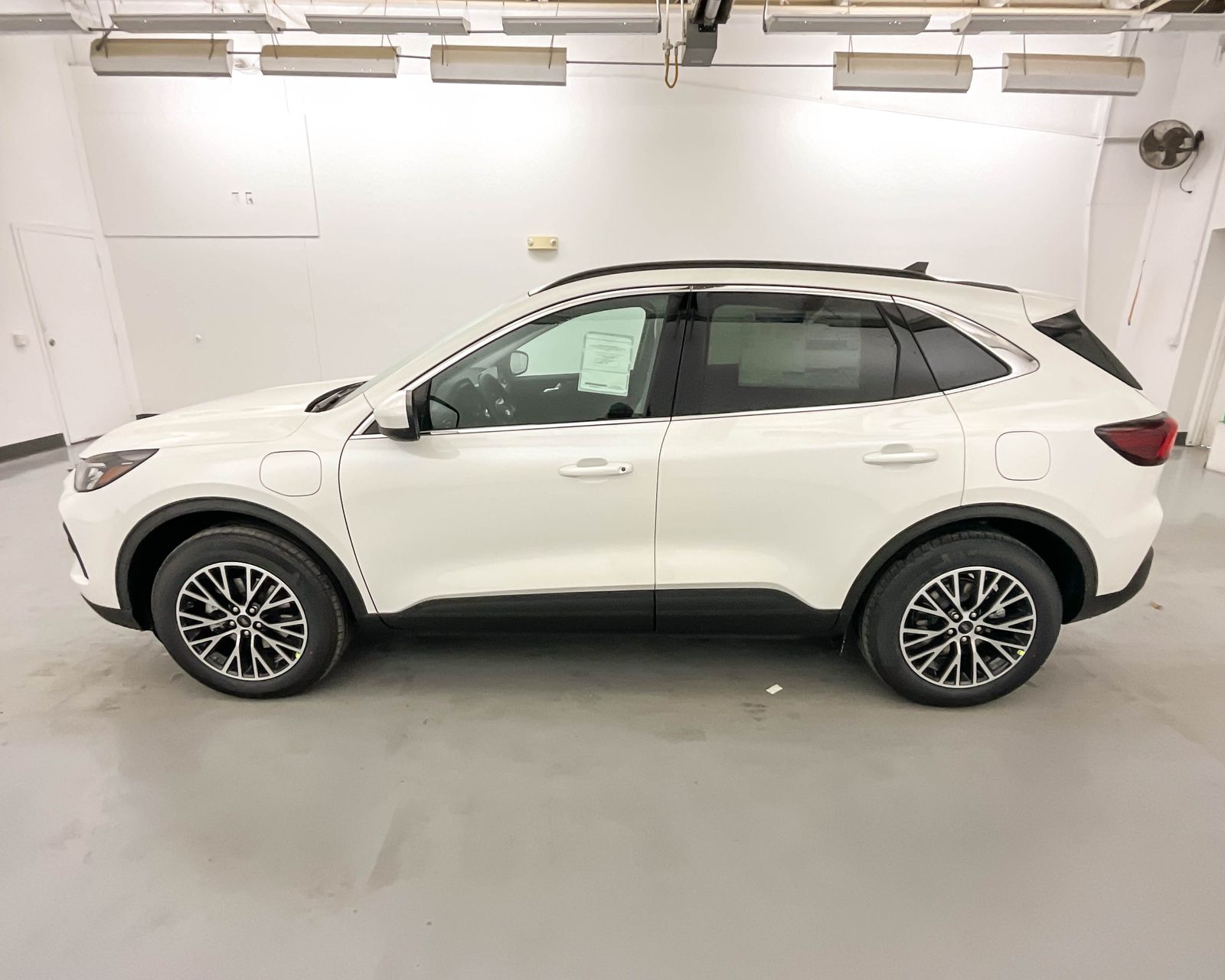 2025 Ford Escape Plug-In Hybrid Sport photo 7