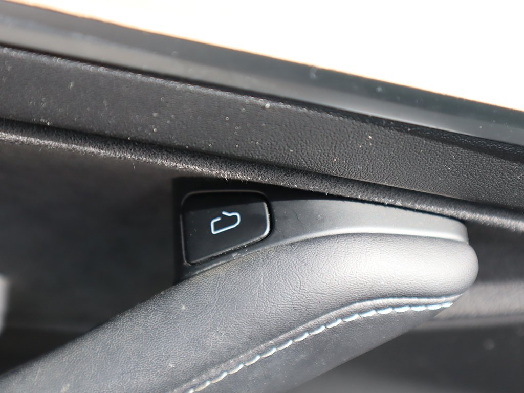 2021 Tesla Model 3 Standard Range Plus photo 37