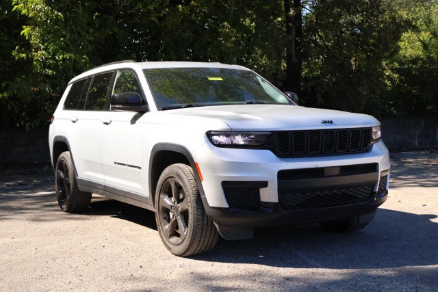 2023 Jeep Grand Cherokee L Altitude's photo