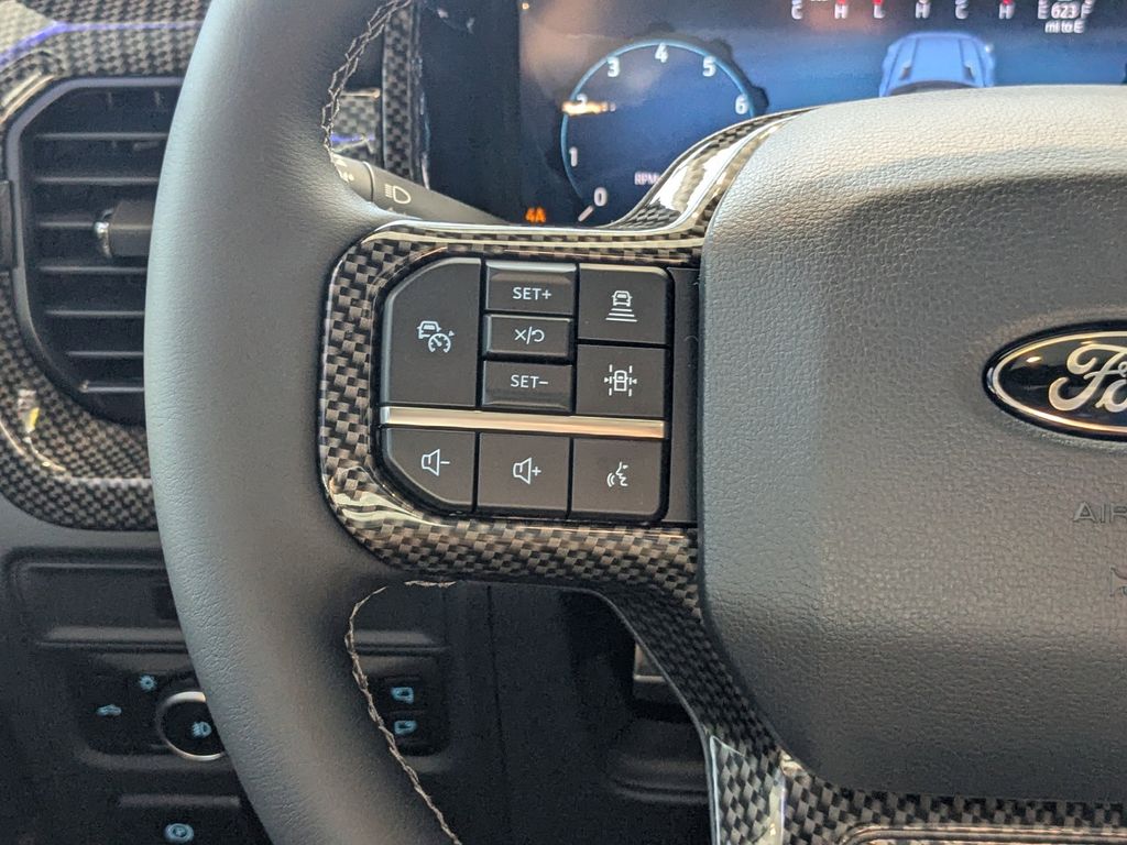 2025 Ford F-150 Lariat photo 14