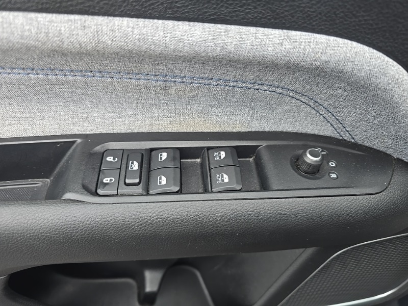 2022 Jeep Compass Latitude photo 19