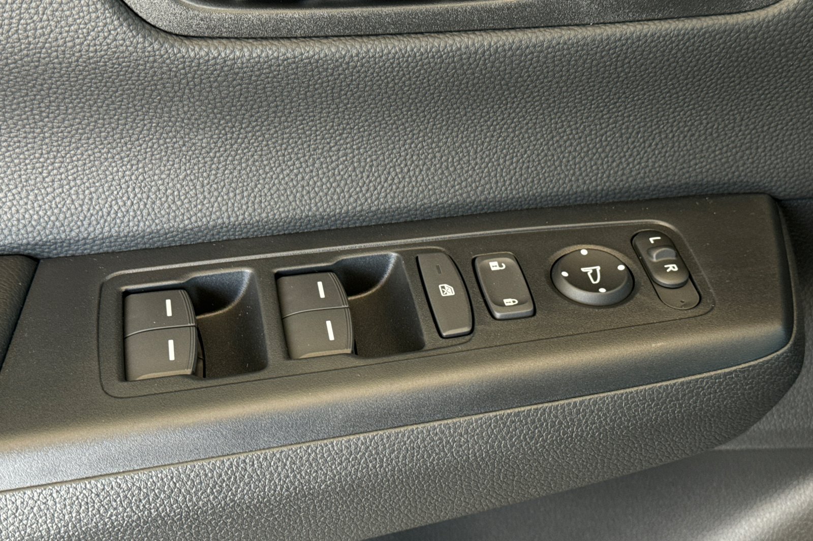 2026 Honda CR-V Hybrid Sport-L photo 10