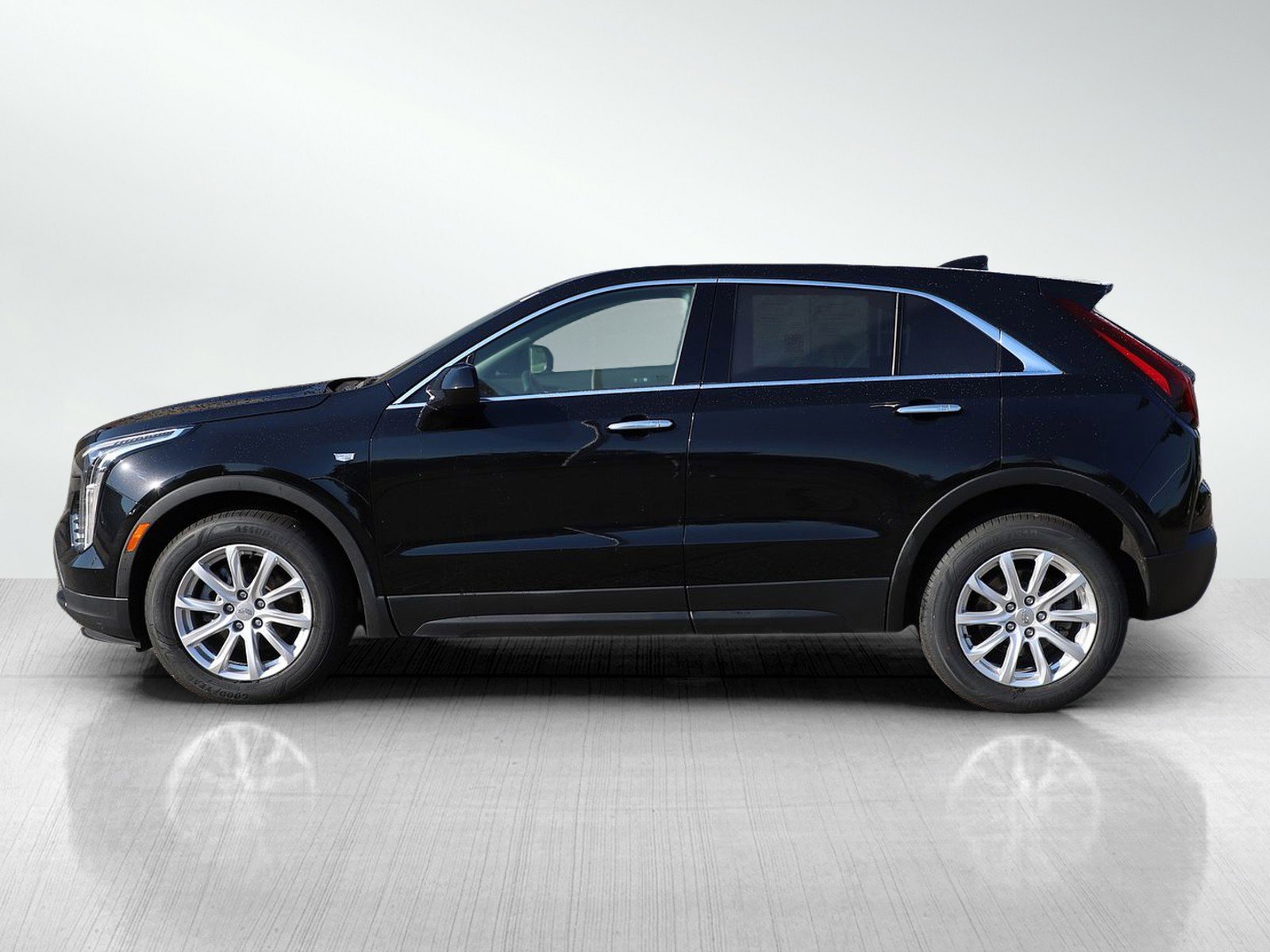 Used 2023 Cadillac XT4 Luxury with VIN 1GYFZBR47PF158001 for sale in Burnsville, Minnesota