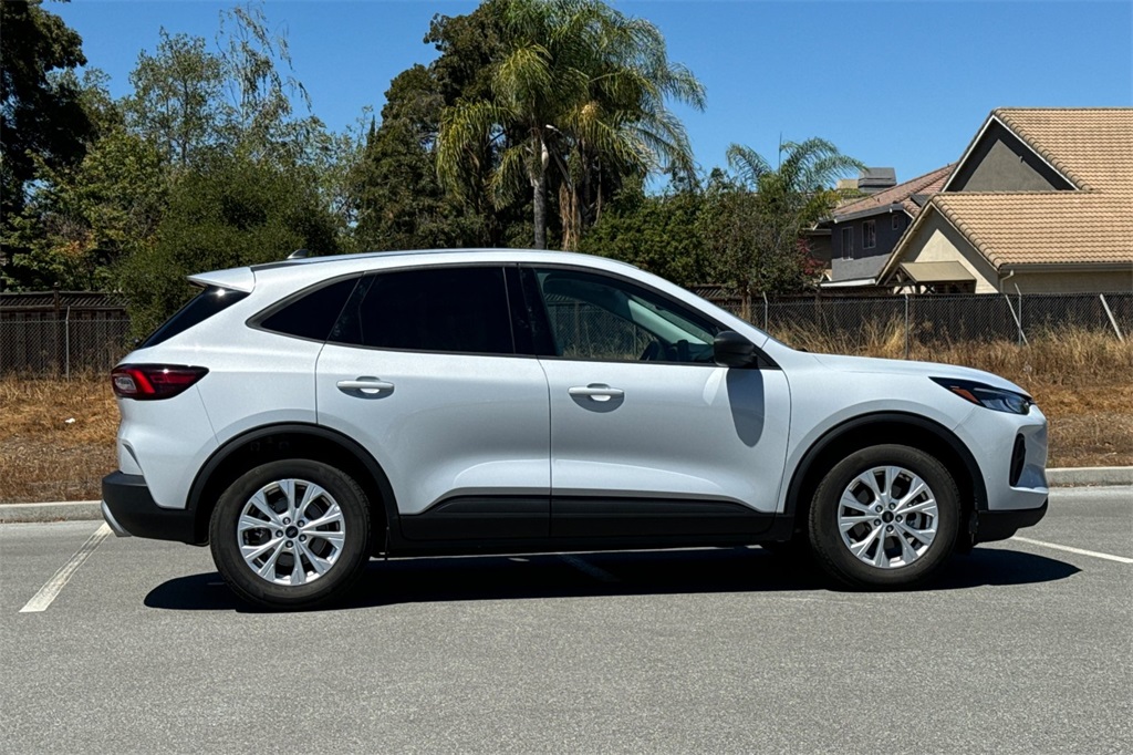 2025 Ford Escape Active photo 3