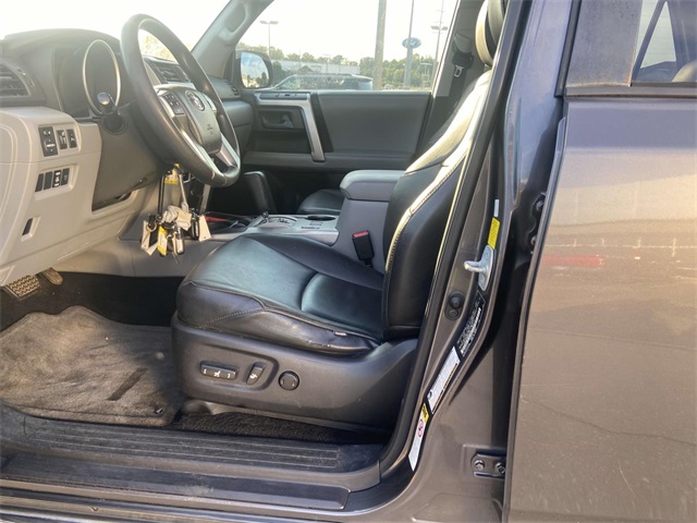 2011 Toyota 4Runner SR5 photo 11