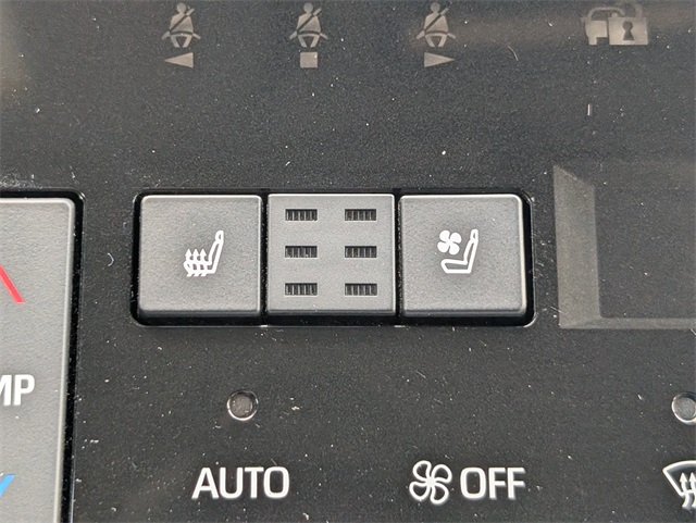 2021 Toyota Avalon Limited photo 17