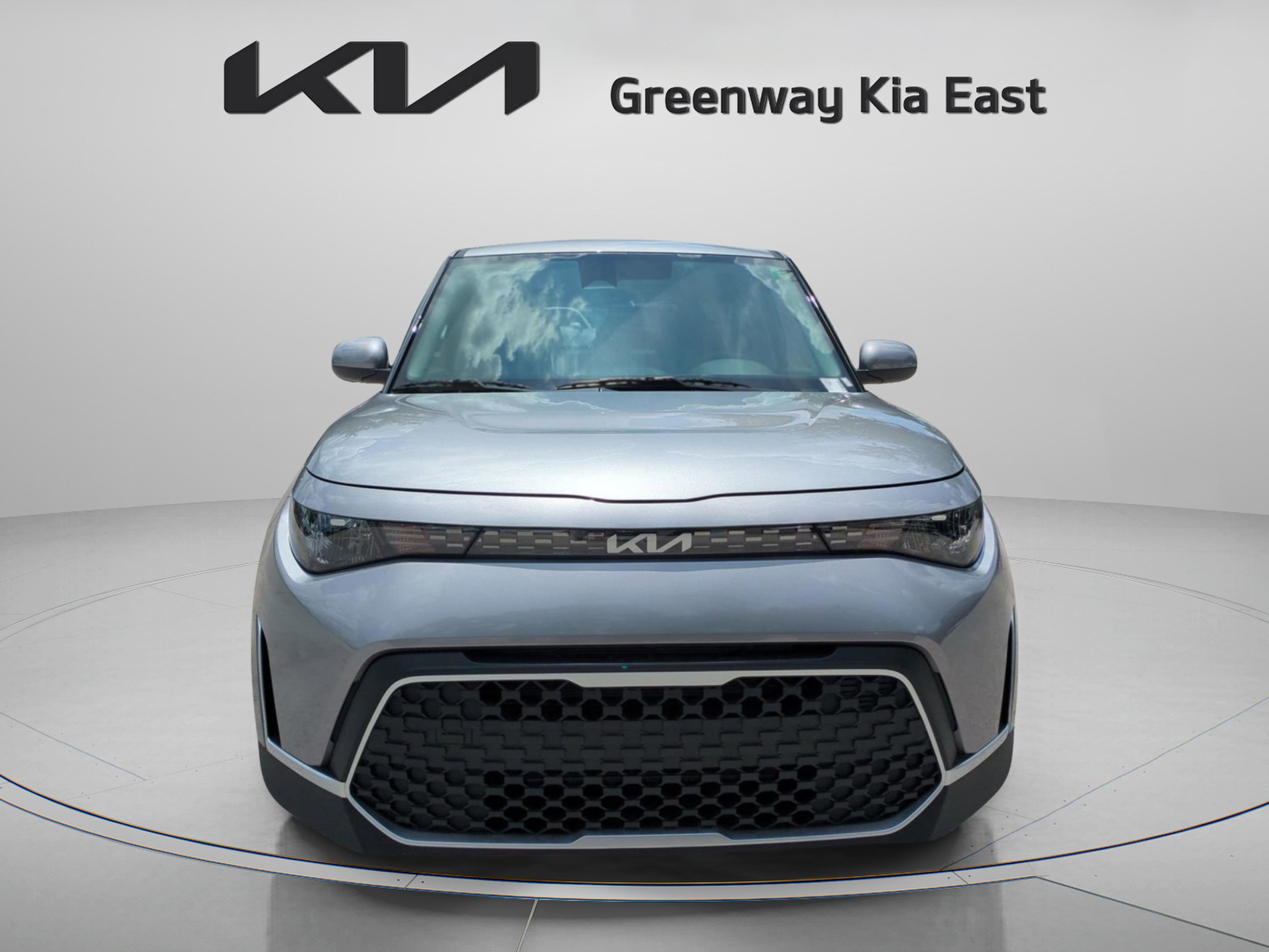 2025 Kia Soul LX photo 2