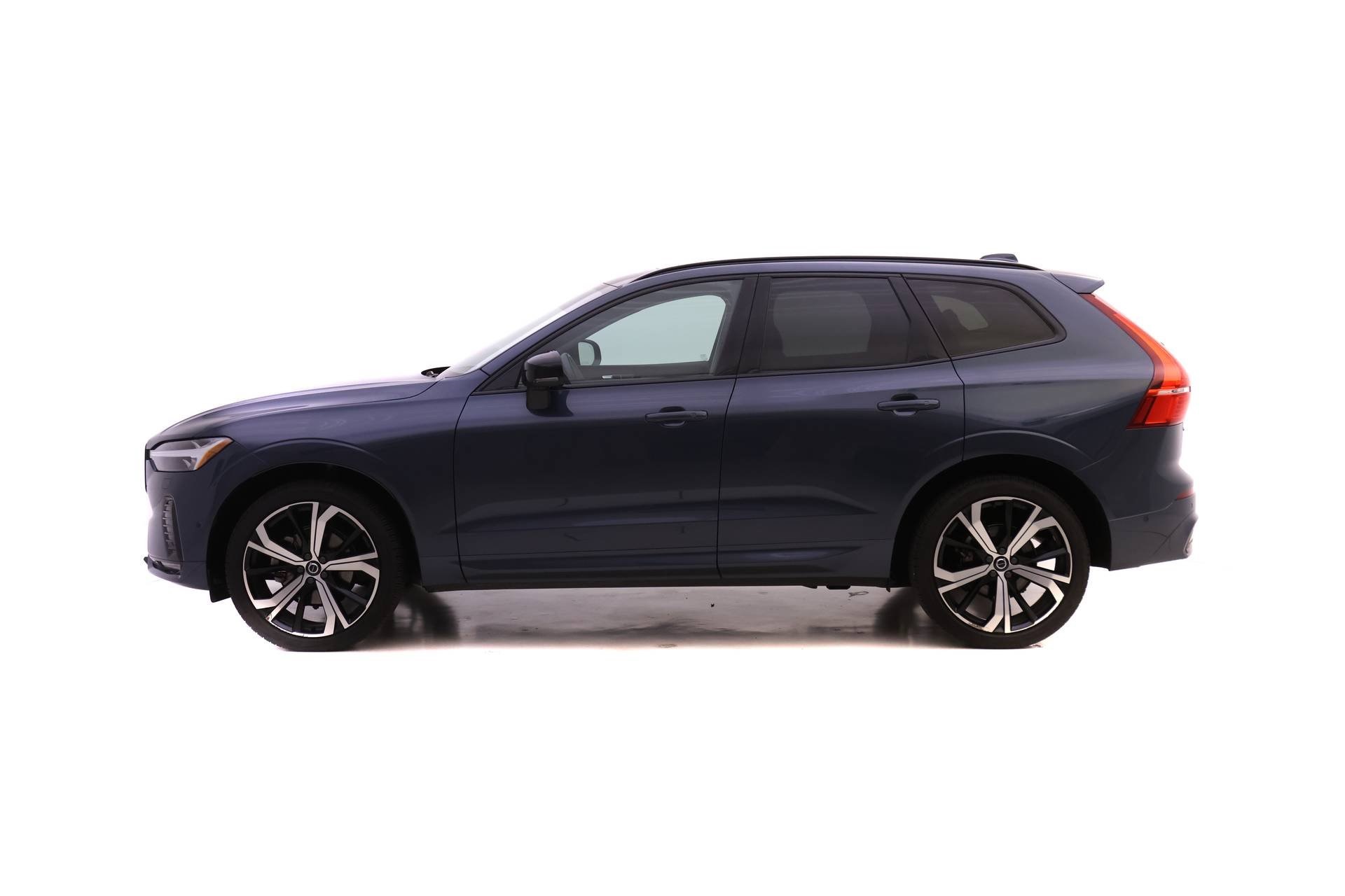 2023 Volvo XC60 B5 Ultimate photo 4