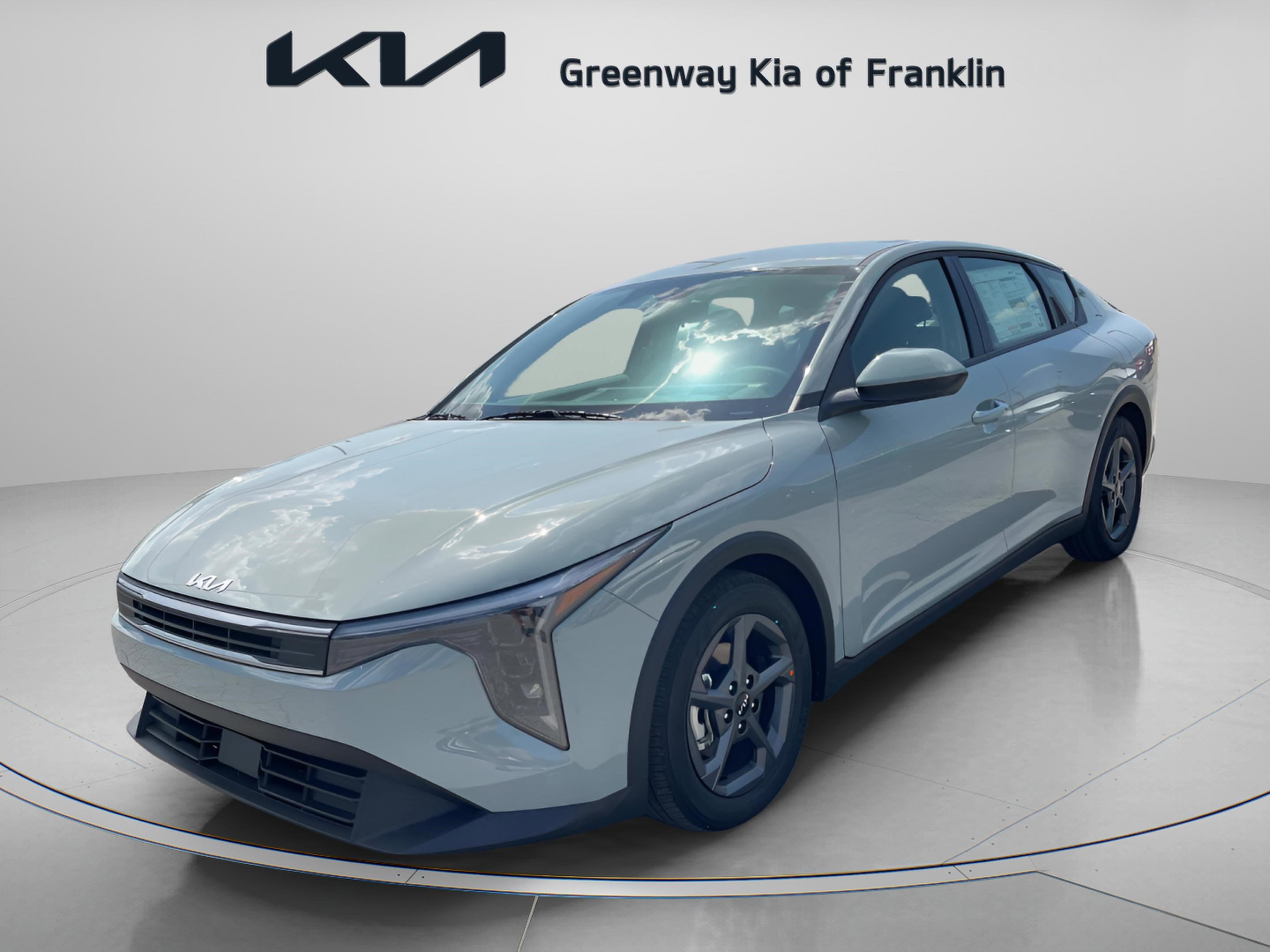 2025 Kia K4 LXS photo 2