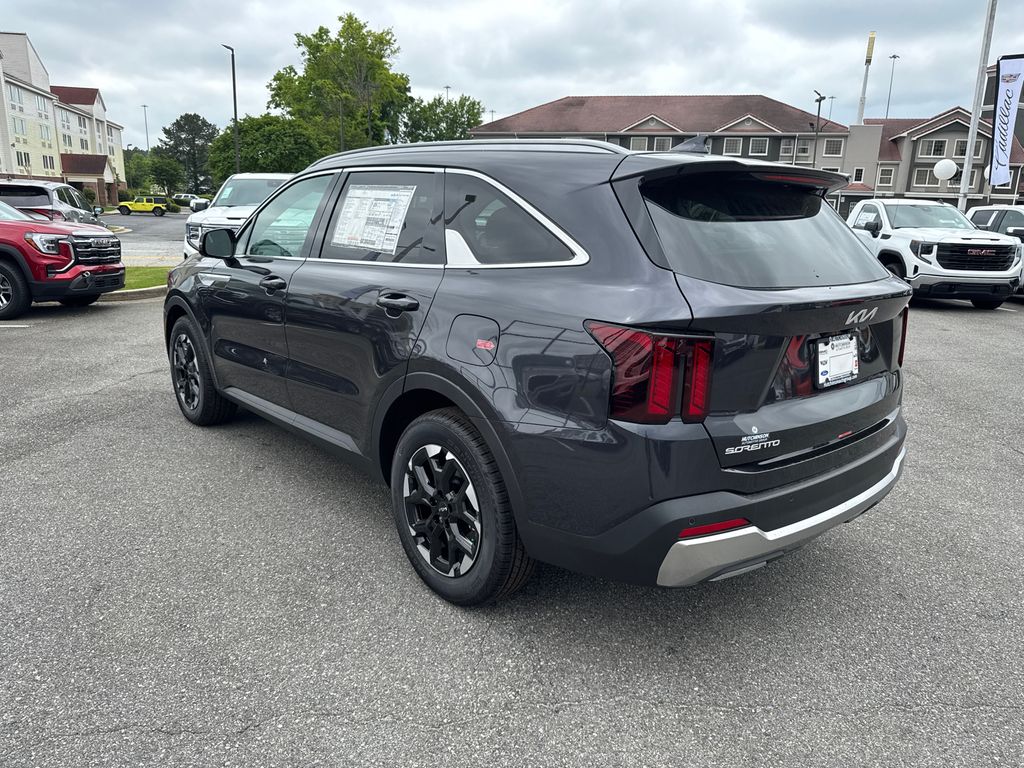 2025 Kia Sorento S photo 4