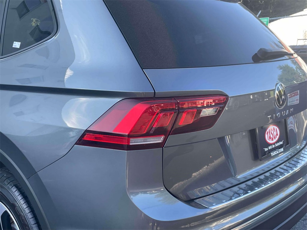 2022 Volkswagen Tiguan S photo 8