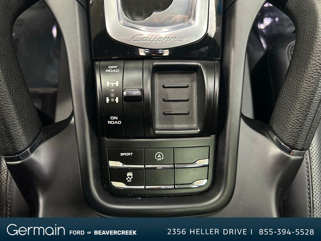 2017 Porsche Cayenne Base photo 18