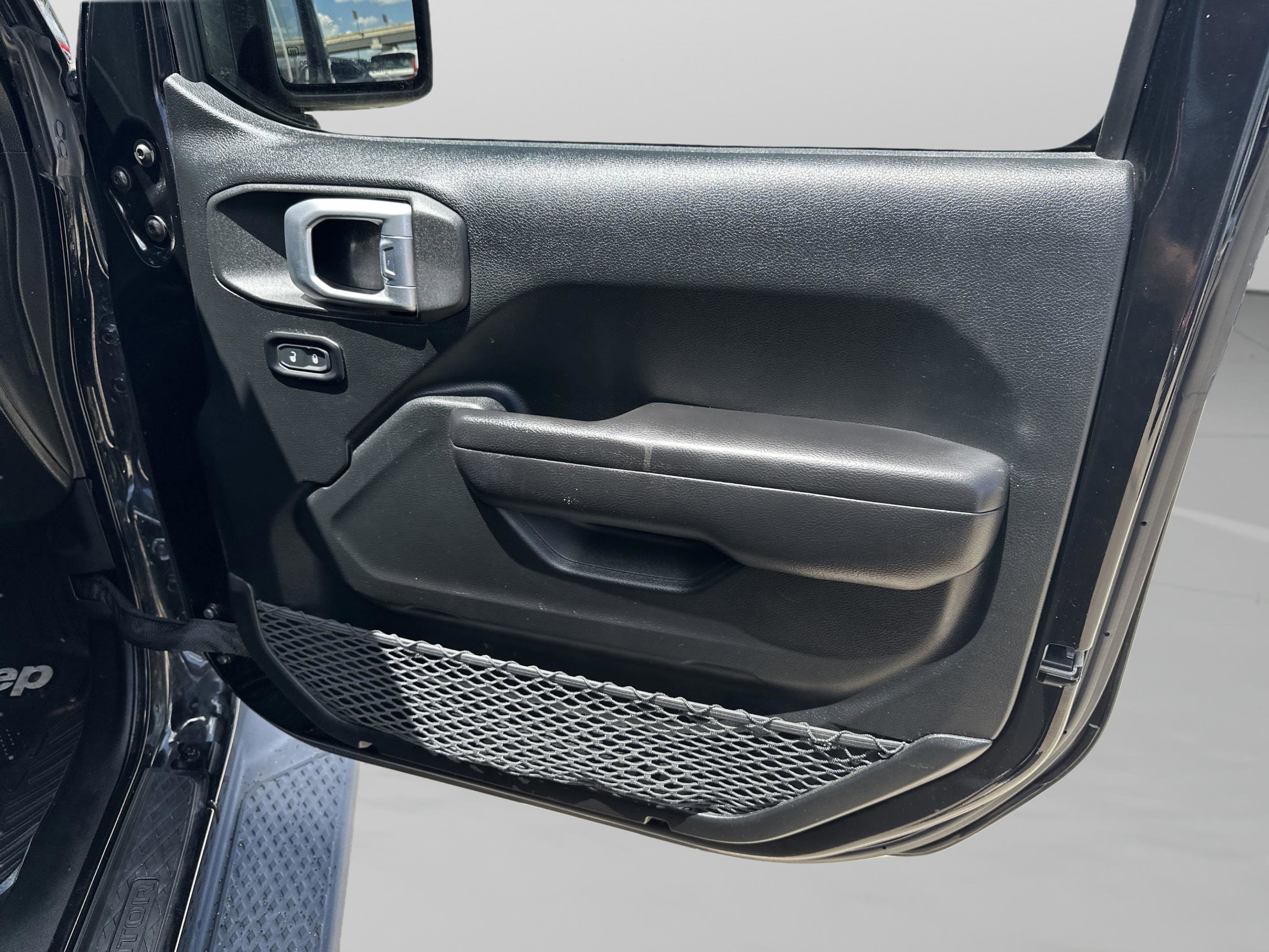2020 Jeep Gladiator Sport photo 11