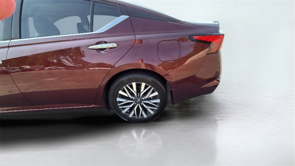 2023 Nissan Altima 2.5 SV photo 21