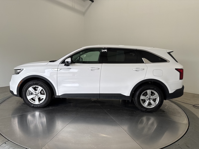 2022 Kia Sorento LX photo 4