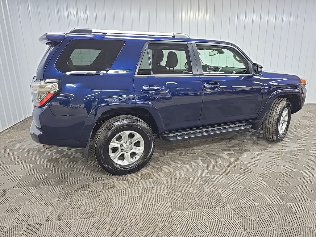 2022 Toyota 4Runner SR5 Premium photo 3