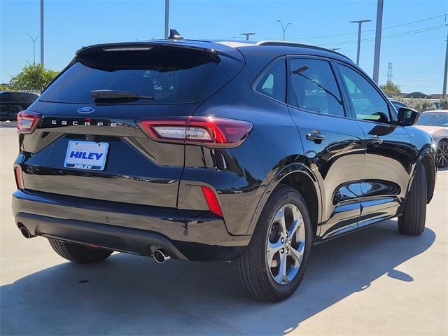 2023 Ford Escape ST-Line photo 4