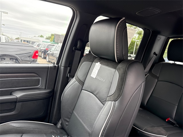 2025 Ram 2500 Laramie photo 26