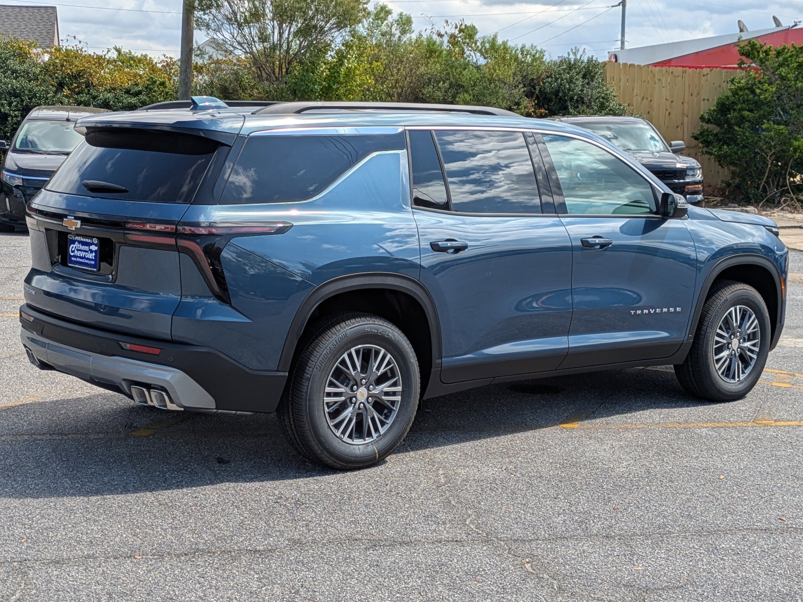 2026 Chevrolet Traverse photo 3