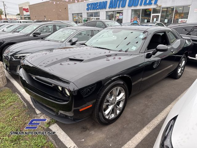 2023 Dodge Challenger SXT photo 3