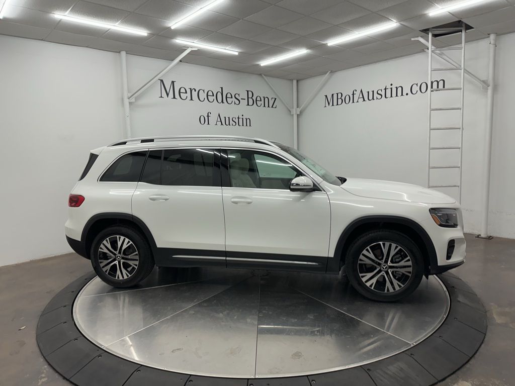 2026 Mercedes Benz GLB 250 4MATIC photo 8