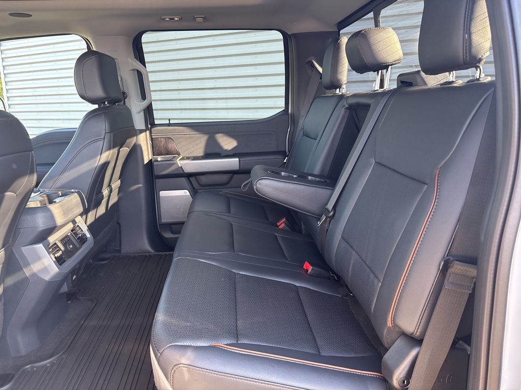 2025 Ford F-350 Lariat photo 31