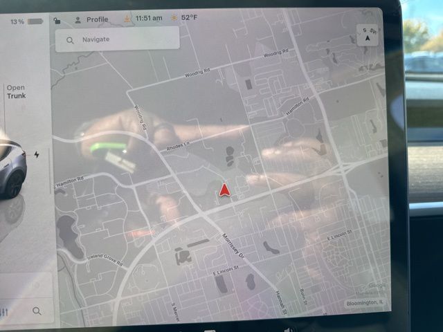 2025 Tesla Model Y Long Range photo 4