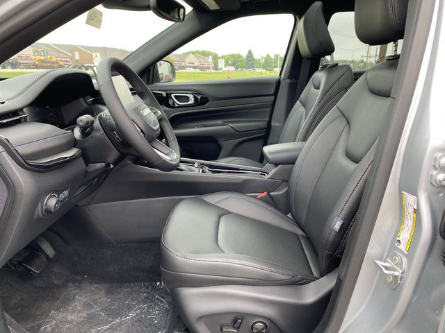 2025 Jeep Compass Limited photo 4