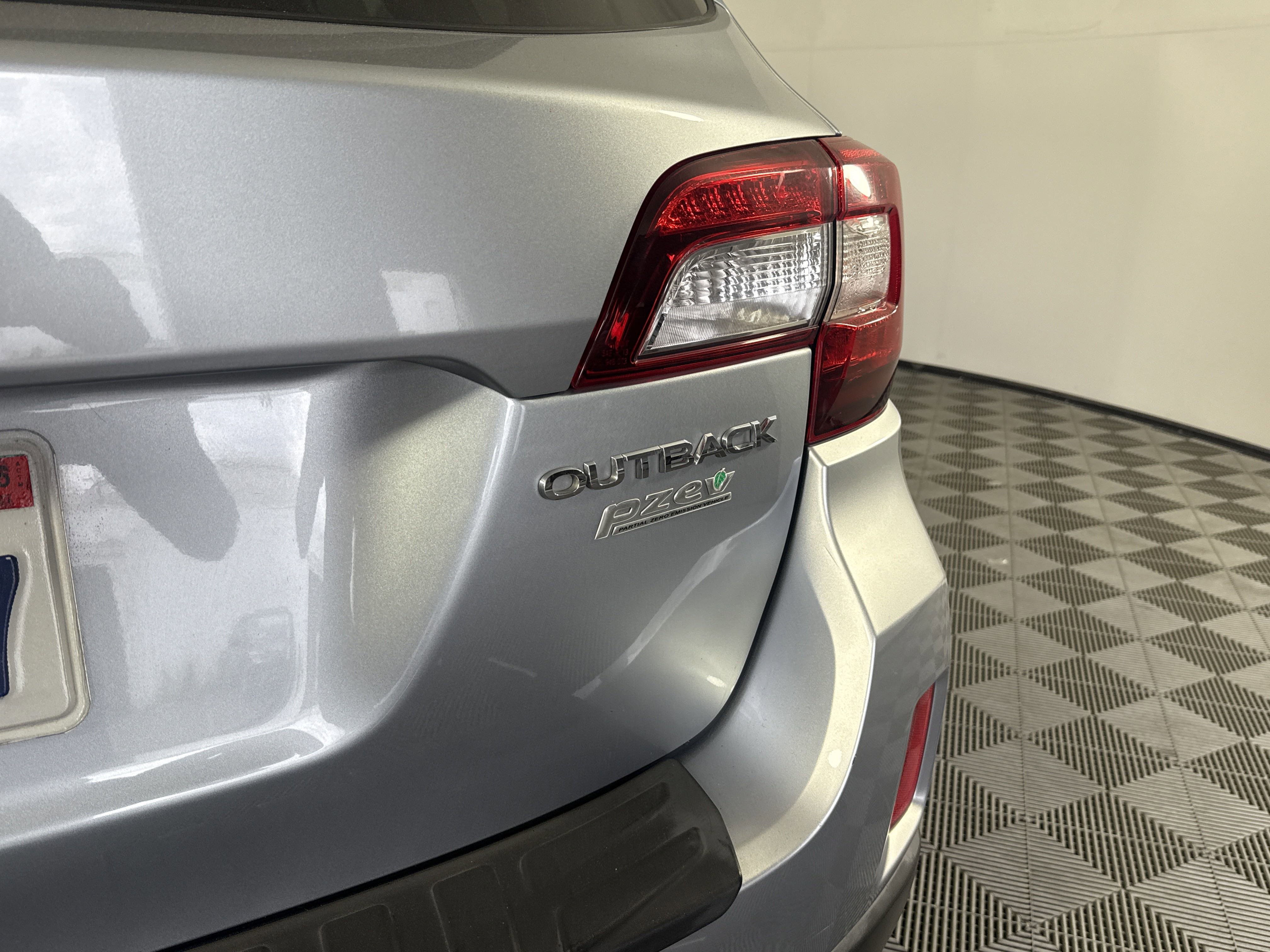 2016 Subaru Outback 2.5i Premium photo 4