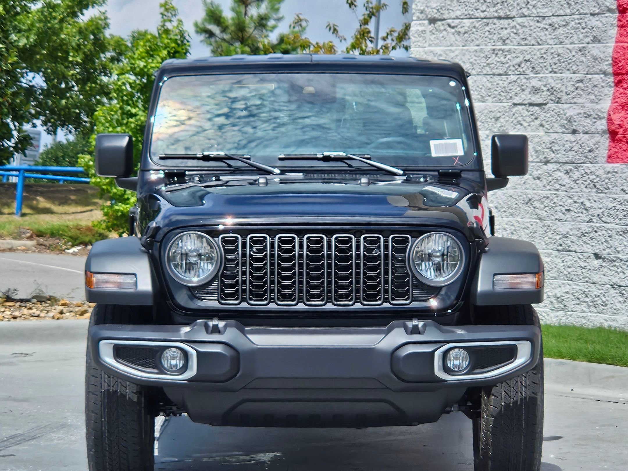 2025 Jeep Gladiator Sport photo 2