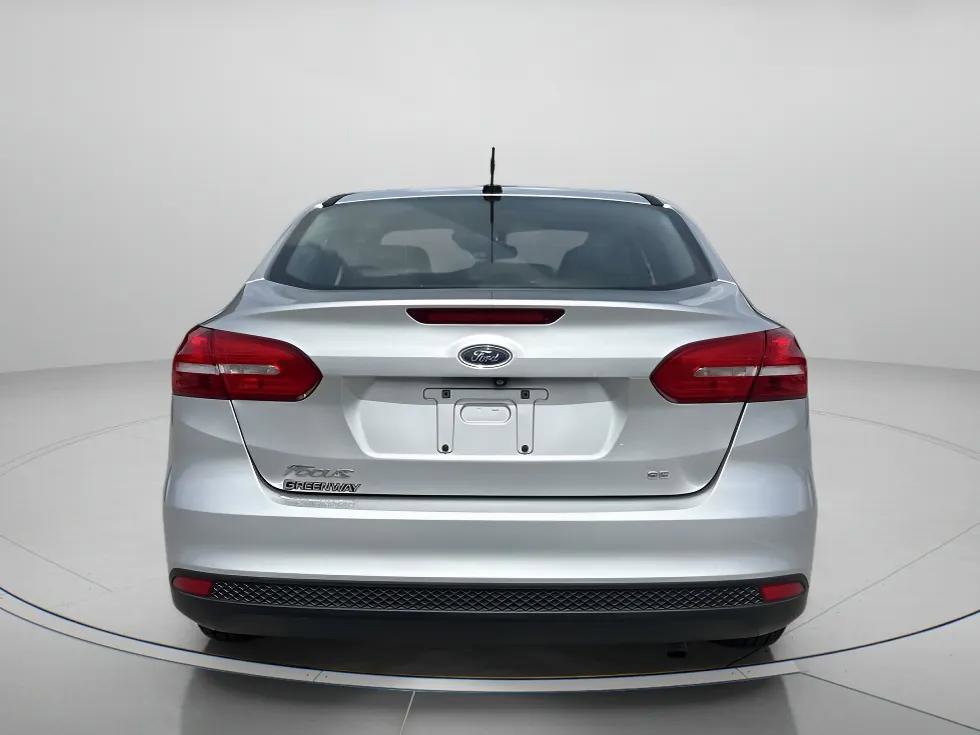 2018 Ford Focus SE photo 4