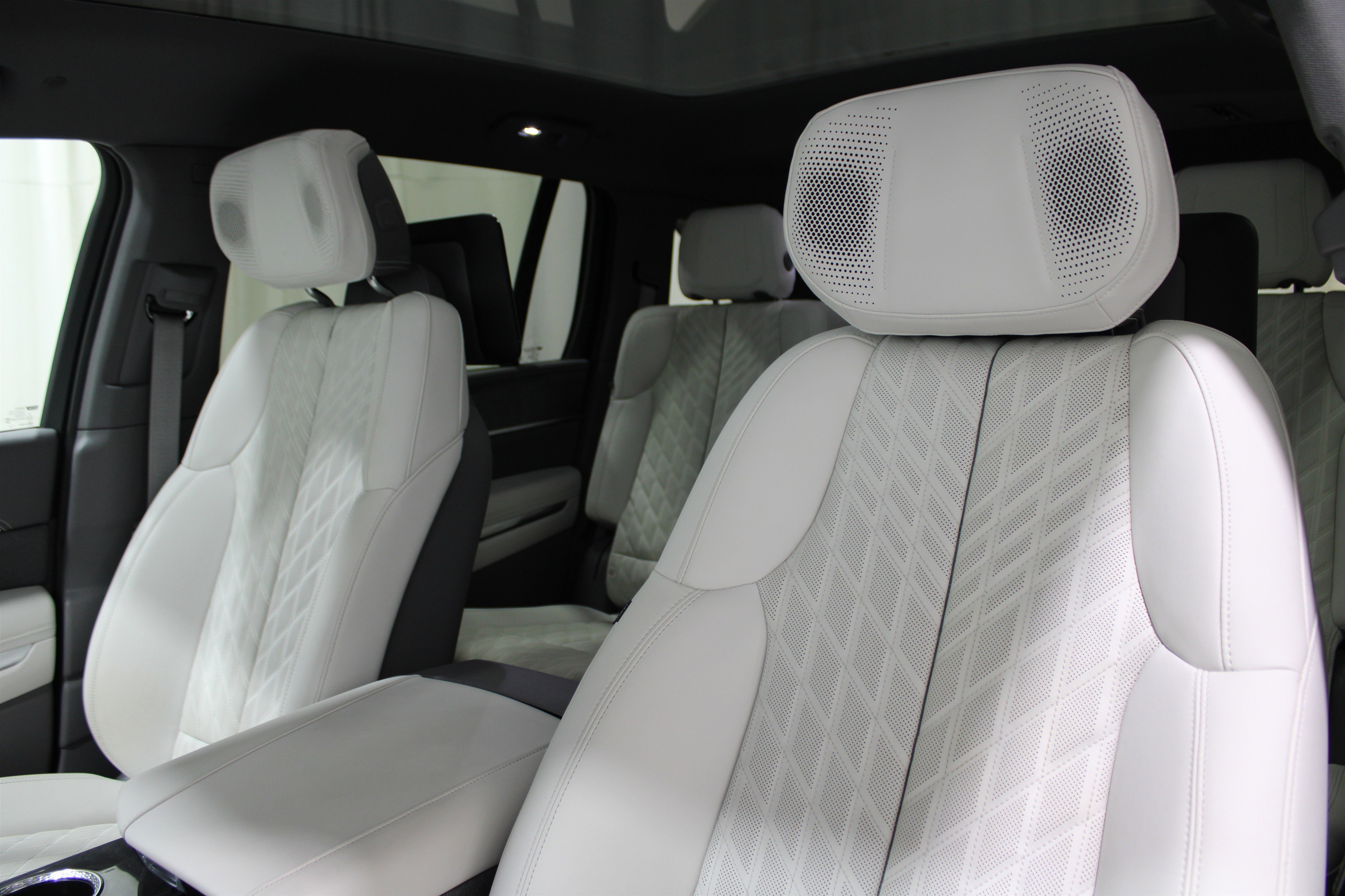 2025 Cadillac Escalade IQ Sport photo 4