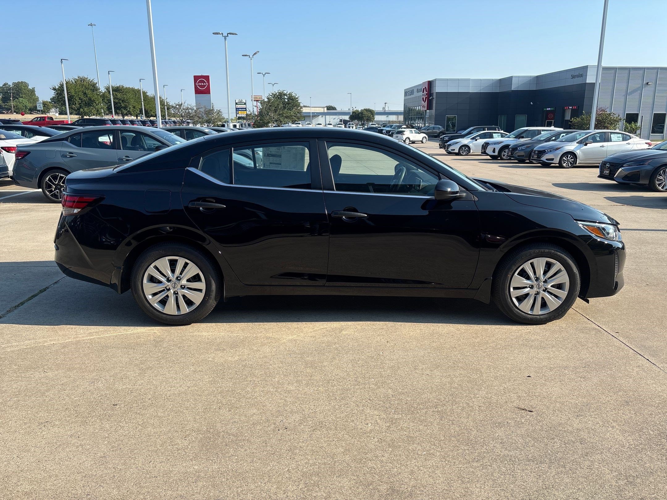 2025 Nissan Sentra S photo 8