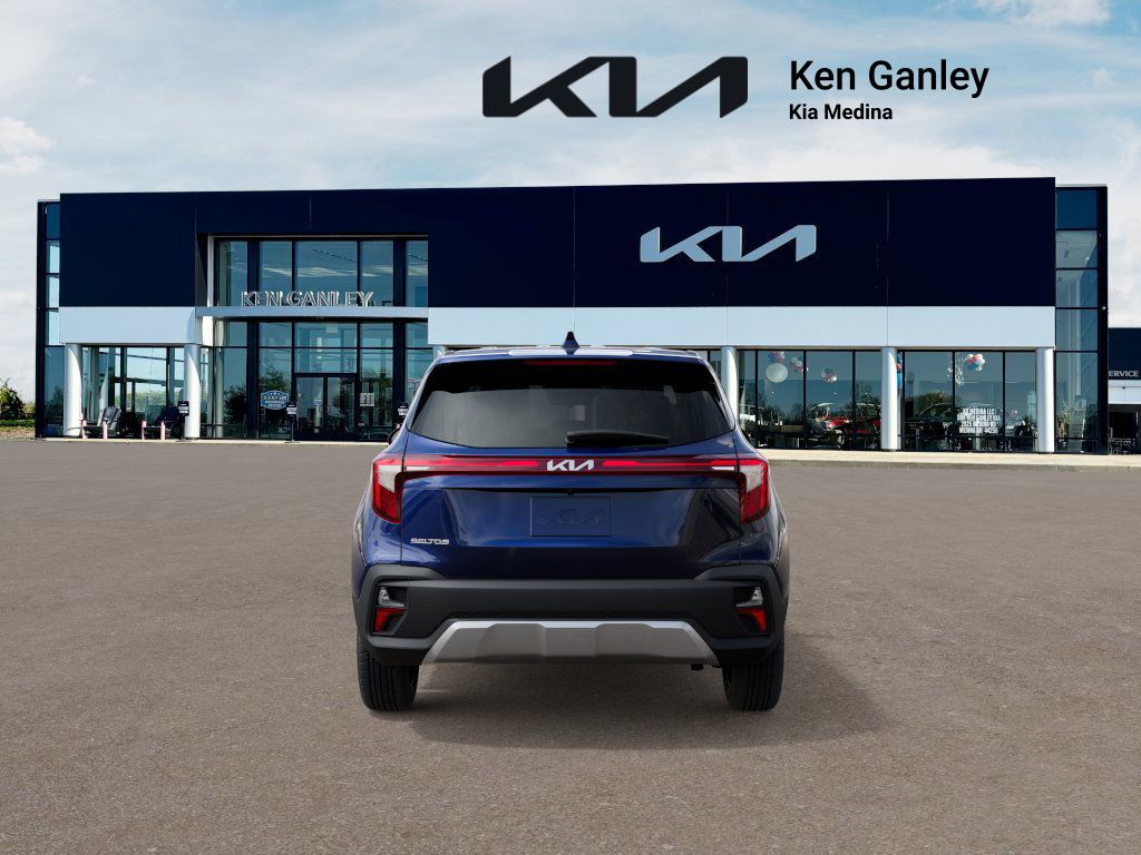 2026 Kia Seltos LX photo 3