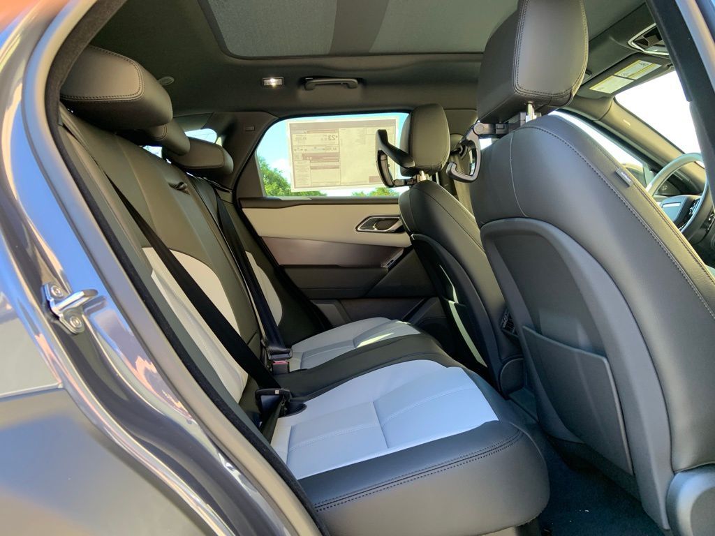 2026 Land Rover Range Rover Velar SE photo 16