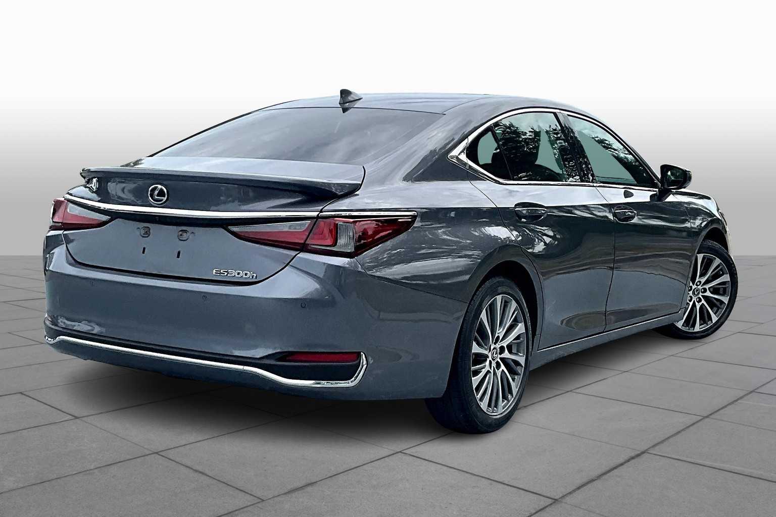 2021 Lexus ES 300h photo 12