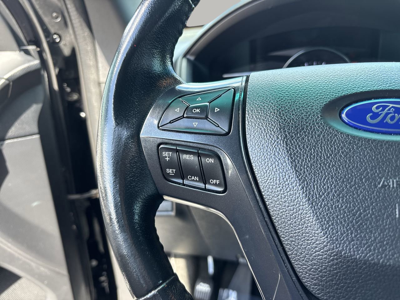 2016 Ford Explorer XLT photo 27