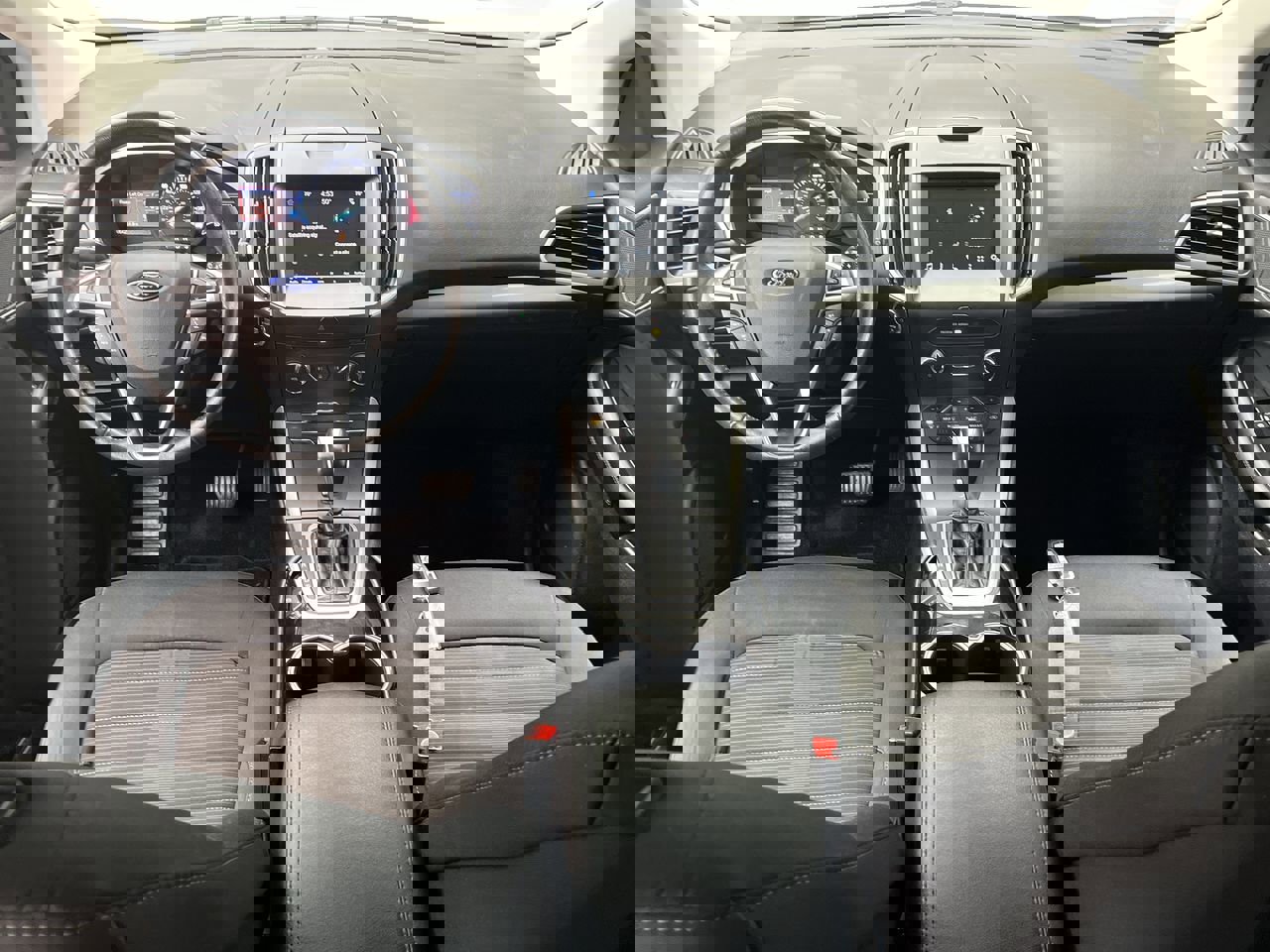 2017 Ford Edge SEL photo 4