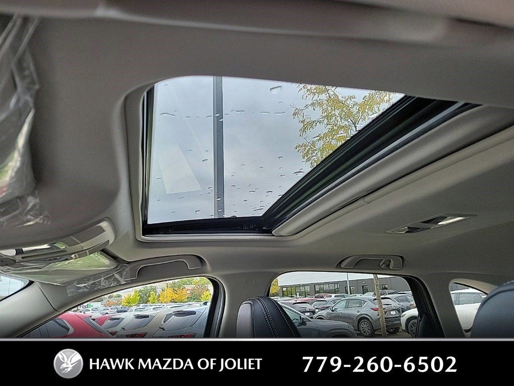 2025 MAZDA CX-5 - Image 8