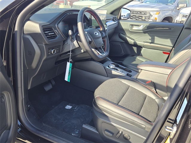 2025 Ford Escape ST-Line photo 4